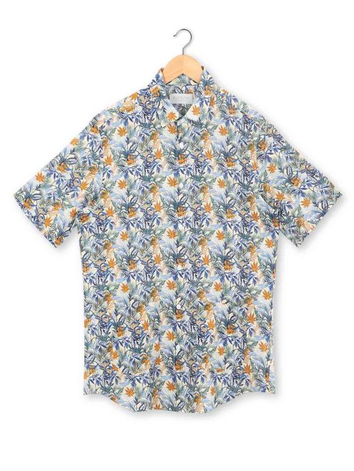 Cutaway collar resort shirt with low pockets